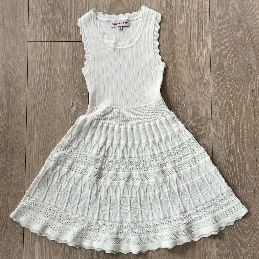 Willow & Wind White Sleeveless Knit Dress | Scallop Trim | Textured A-Line
